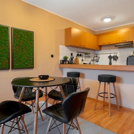 Cosy Green Apt Close To Macedonia Square Sófia Exterior foto