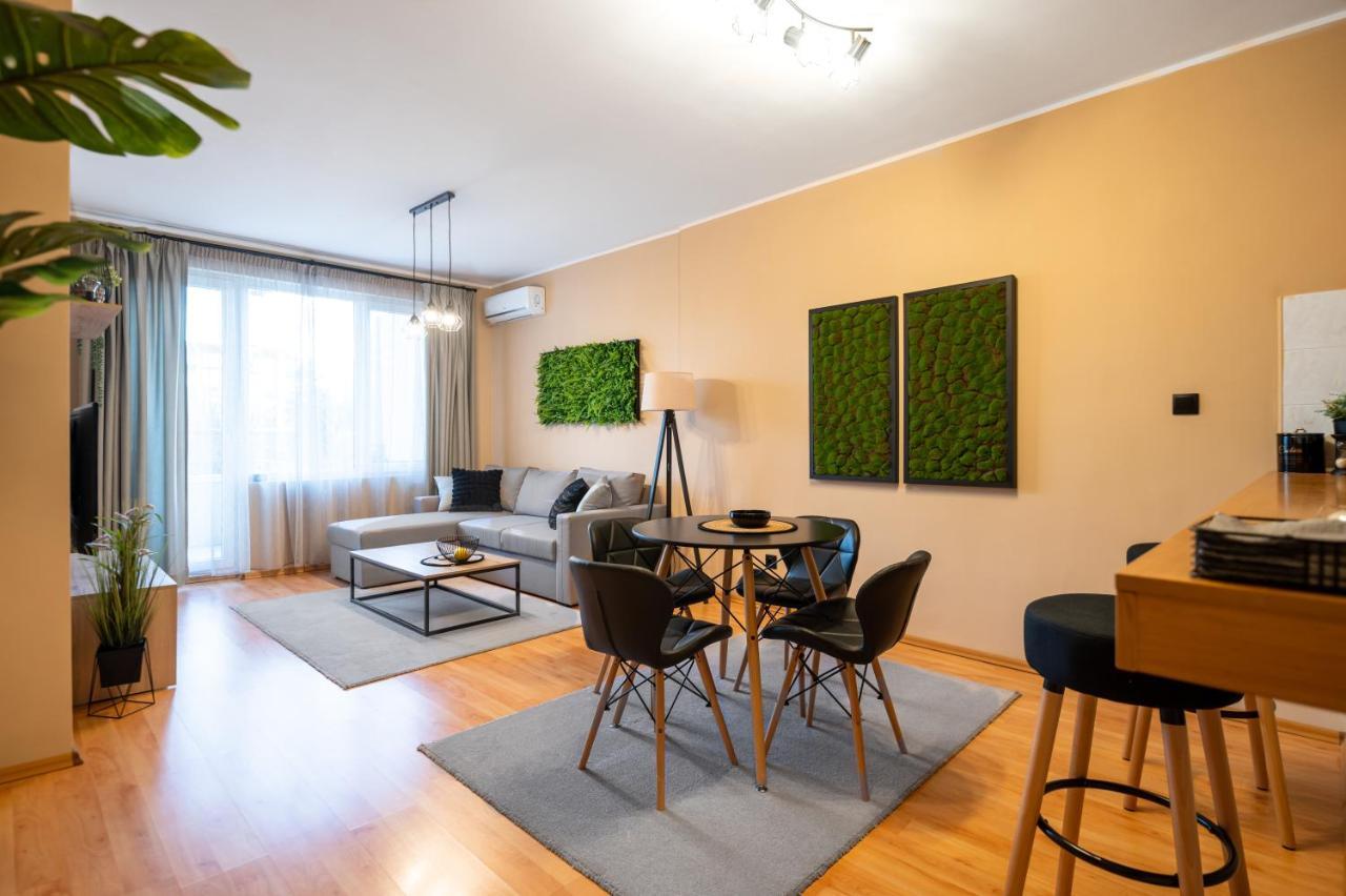 Cosy Green Apt Close To Macedonia Square Sófia Exterior foto