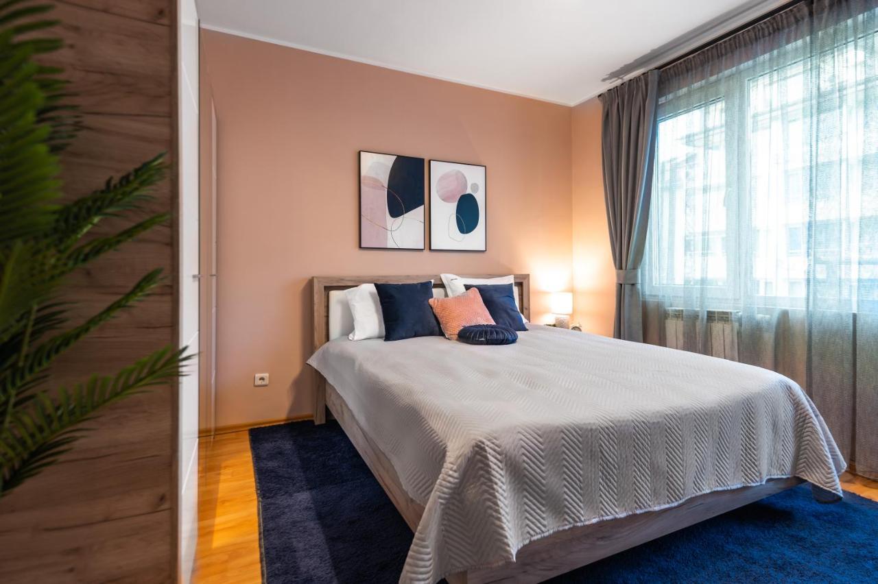 Cosy Green Apt Close To Macedonia Square Sófia Exterior foto