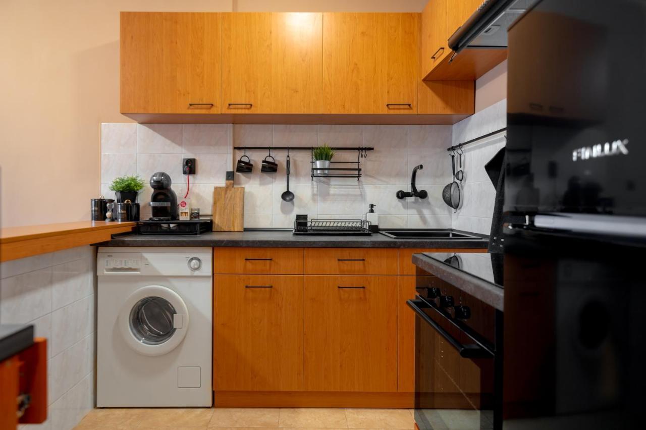 Cosy Green Apt Close To Macedonia Square Sófia Exterior foto